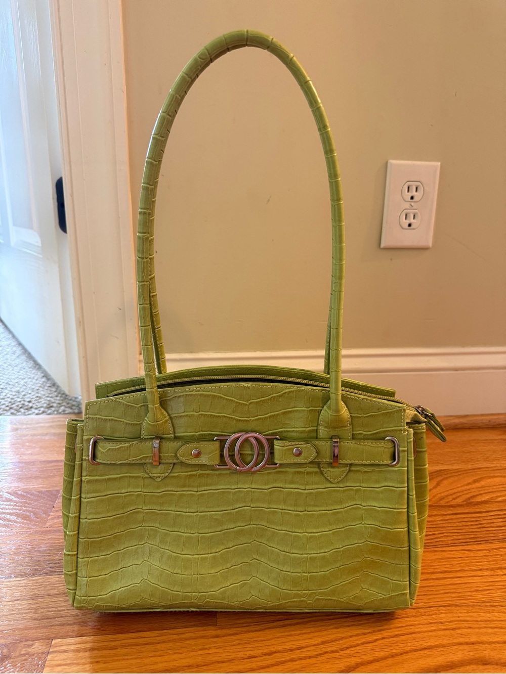 Green Croc-Embossed Tote Bag with Double Ring Accent